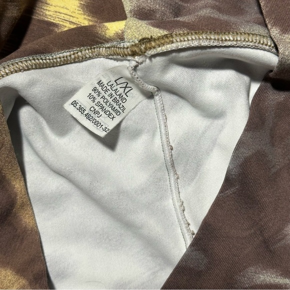 Brown & Yellow Leopard Print Capri Pants Women’s L/XL (Fit Like Medium) - Picture 4 of 4